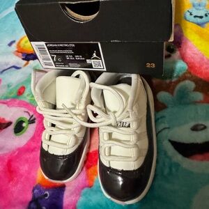 Black and White Sneakers with Sleek Design